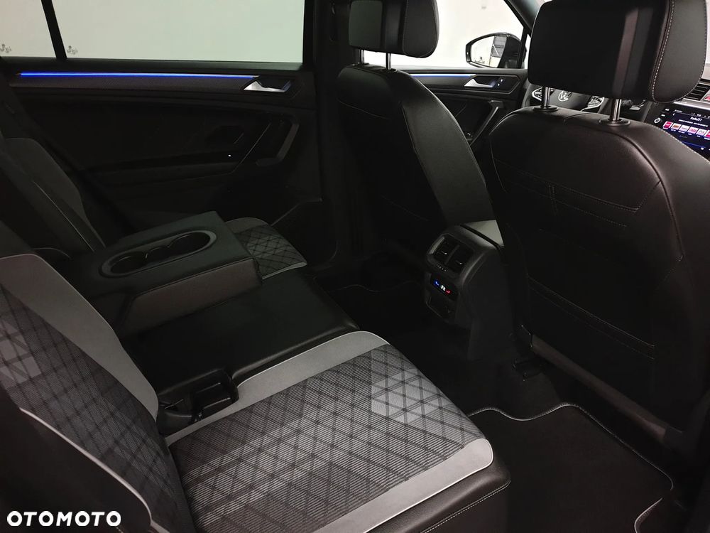 Volkswagen Tiguan 2.0 TDI SCR 4MotION DSG R-Line - 33
