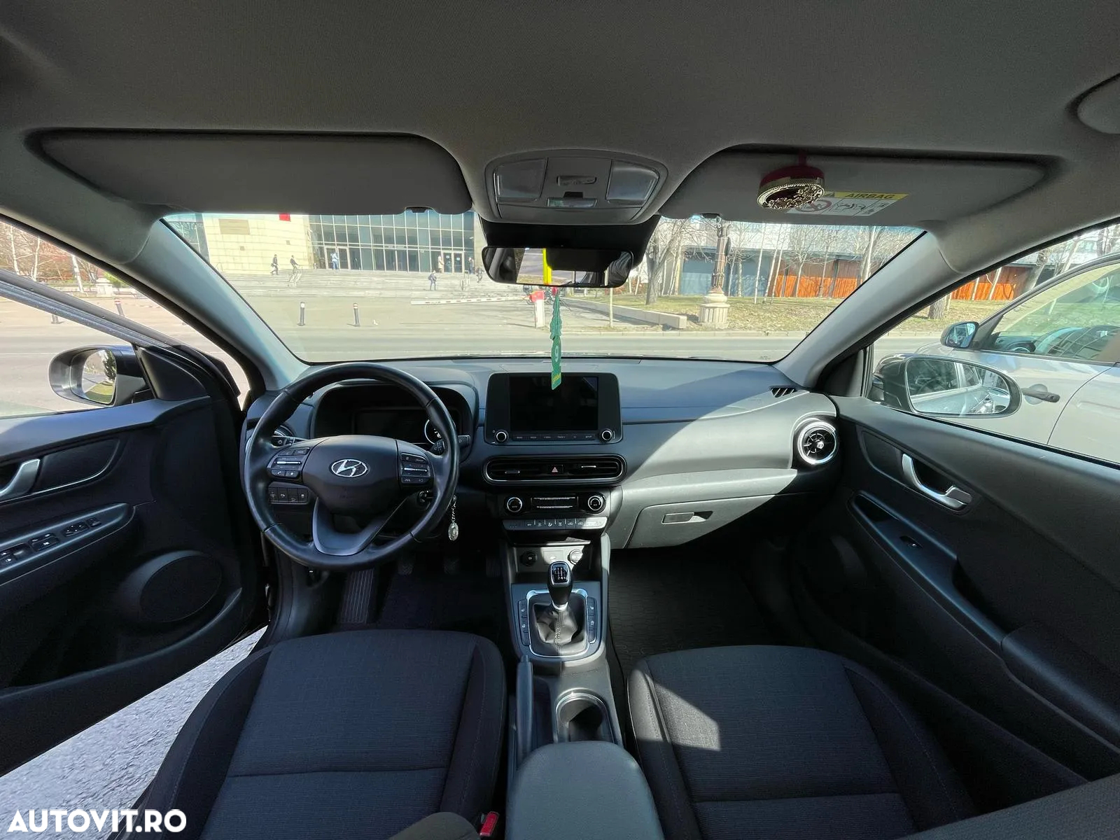 Hyundai KONA - 7