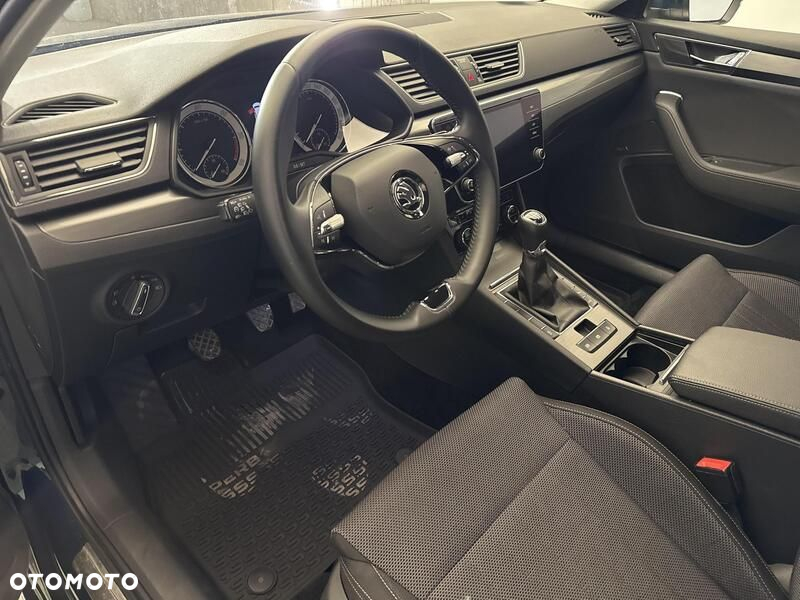 Skoda Superb 2.0 TDI Style - 10