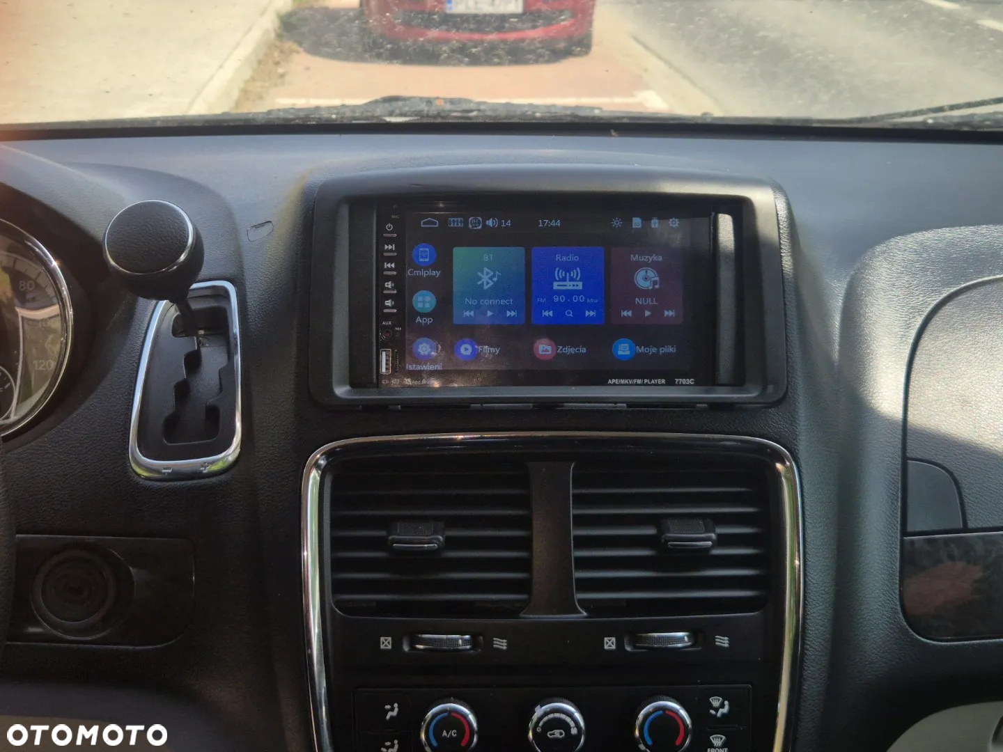 Dodge Grand Caravan - 9
