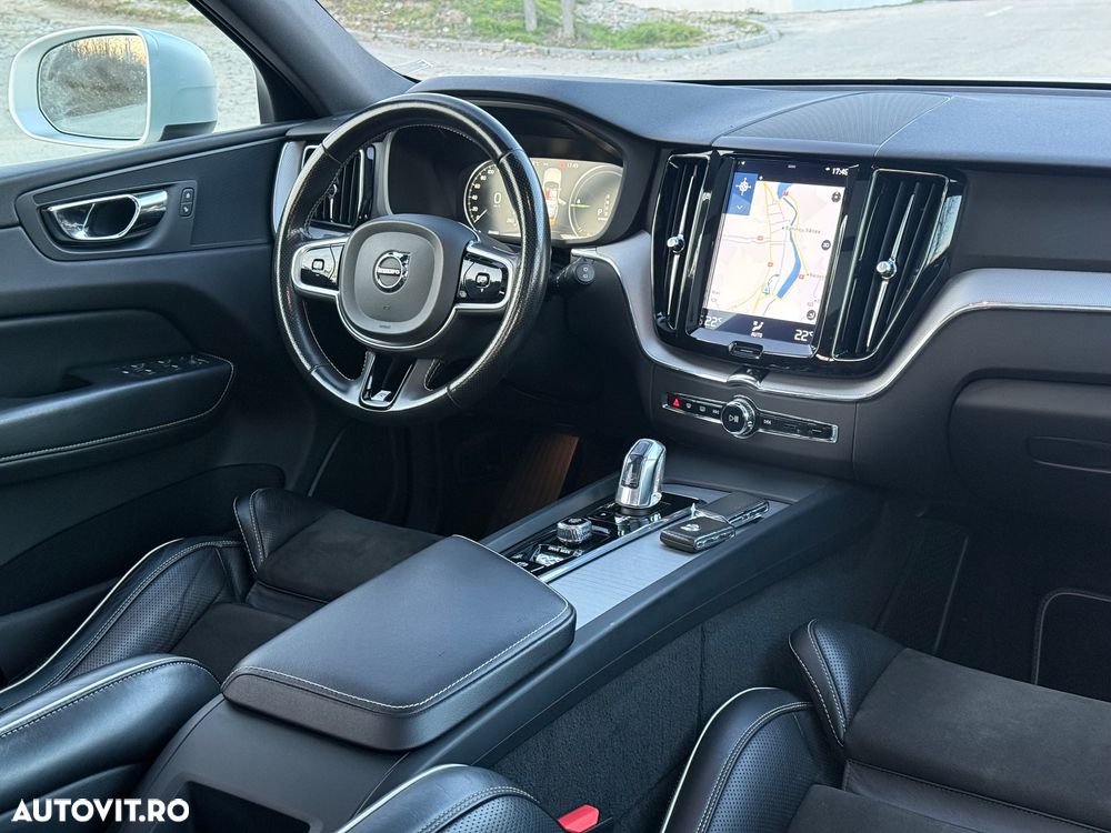 Volvo XC 60 T8 Twin Engine AWD R-Design - 19