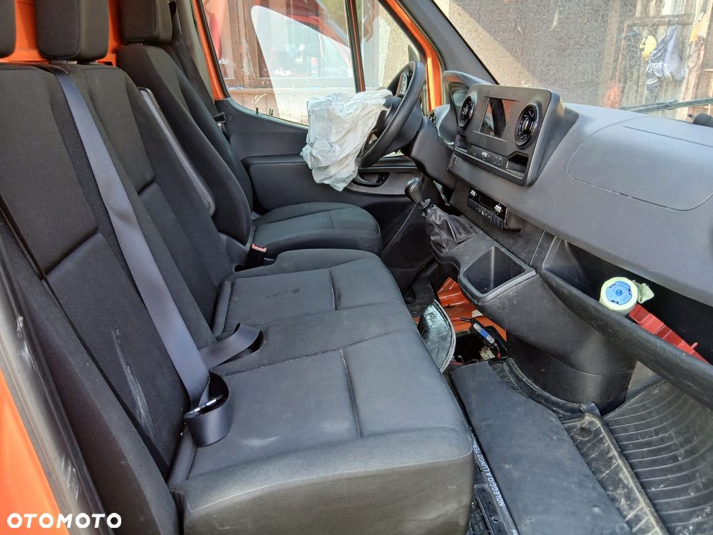 Mercedes-Benz Sprinter - 9