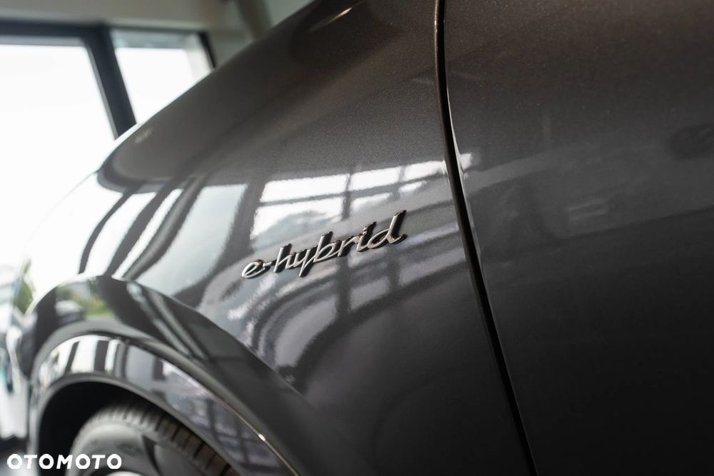Porsche Cayenne Turbo E-Hybrid PHEV - 38