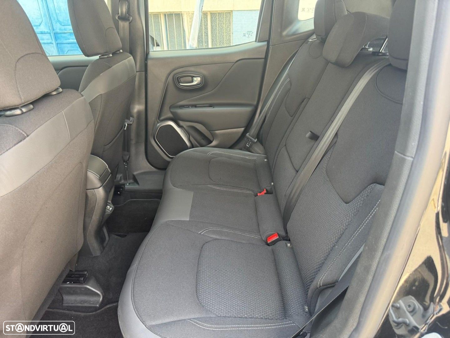 Jeep Renegade 1.0 T Limited - 16