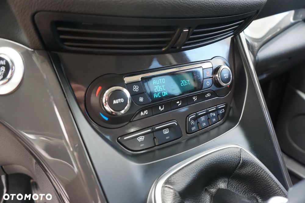 Ford Kuga 2.0 TDCi 2x4 Titanium - 20