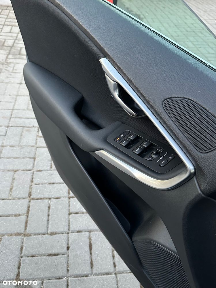 Volvo V40 D2 Momentum - 10