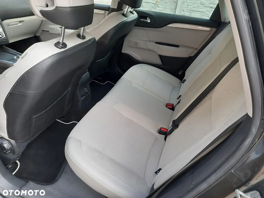 Citroën C4 1.6 e-HDi Exclusive MCP - 13