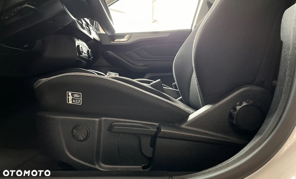 Ford Focus 1.5 EcoBlue Start-Stopp-System TITANIUM - 20