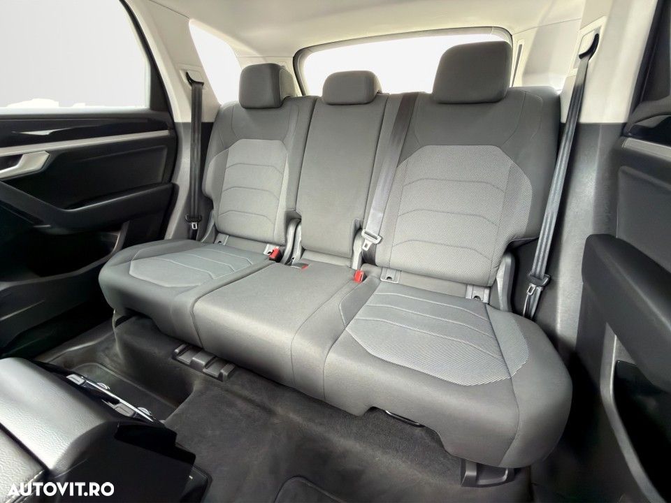 Volkswagen Touareg - 22