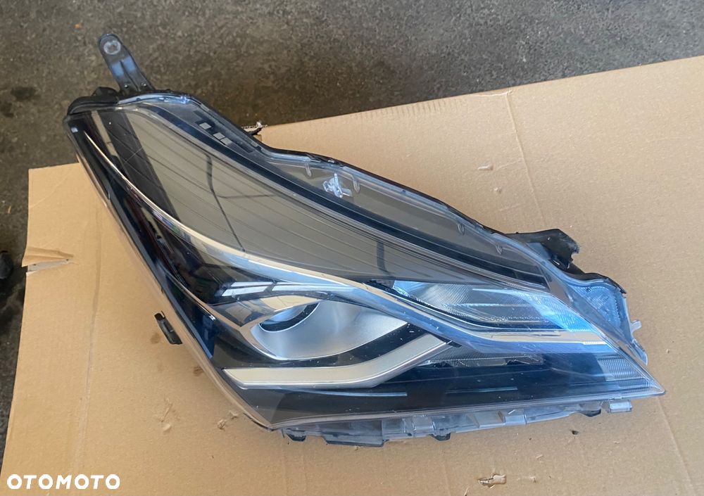 TOYOTA YARIS 3 III lift LAMPA PRZEDNIA PRAWA REFLEKTOR PRZEDNI PRAWY PRZÓD EUROPA soczewka led - 4