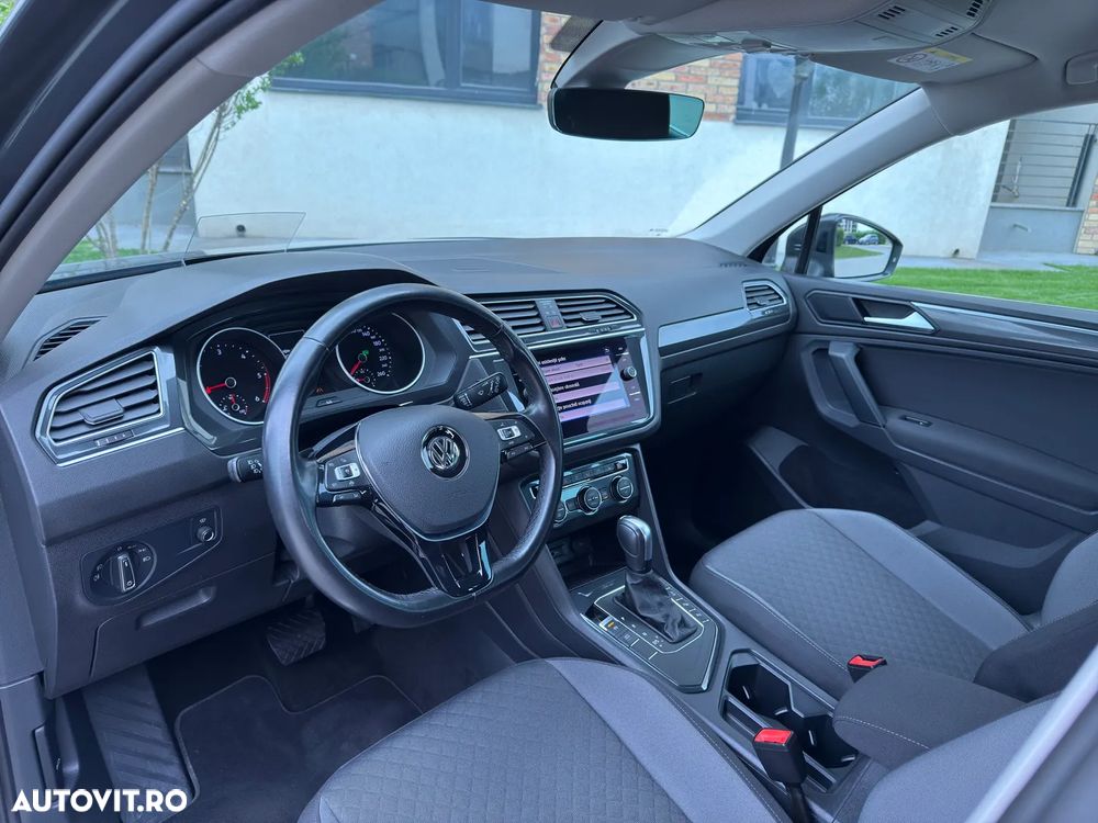 Volkswagen Tiguan - 11