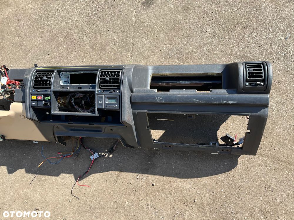 Kokpit deska rozdzielcza czarny LAND ROVER DISCOVERY 1 I & 2 II - 3