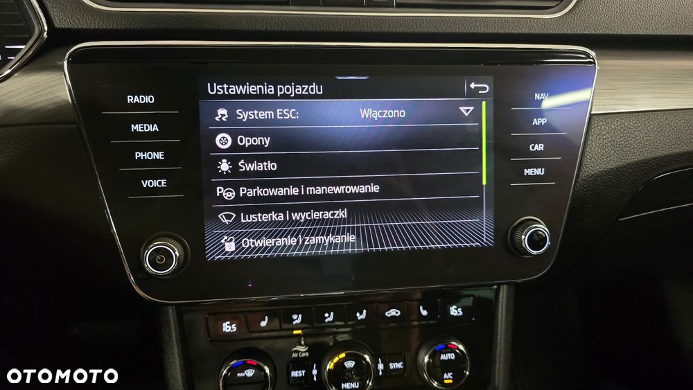 Skoda Superb 2.0 TDI SCR Sportline DSG - 25