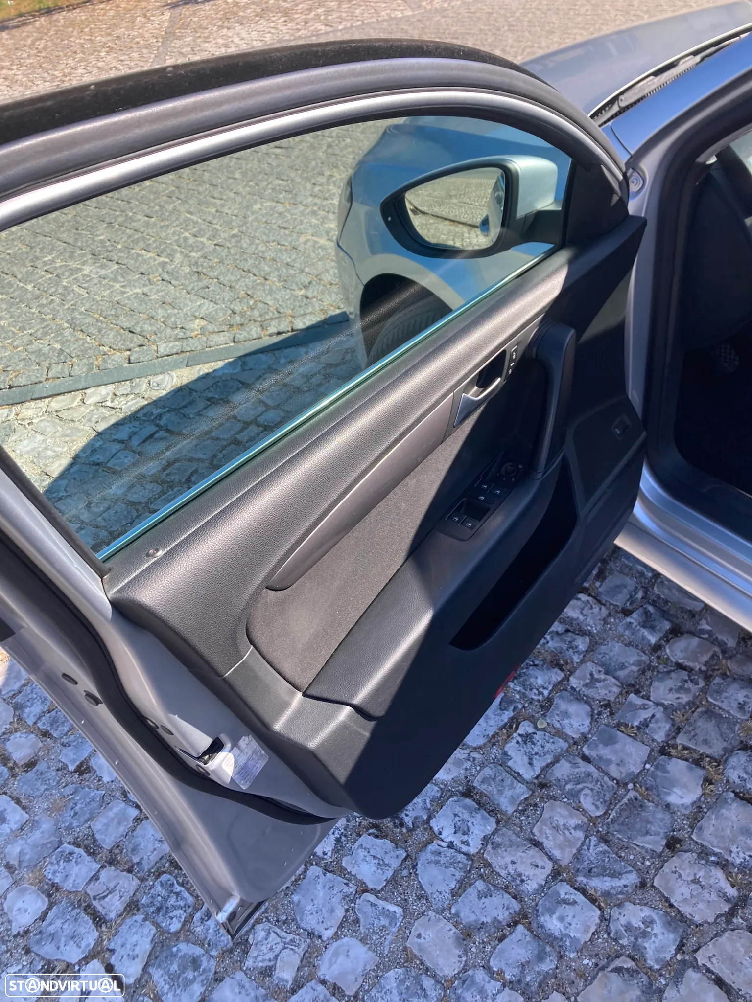 VW Passat 1.6 TDI BlueMotion - 12