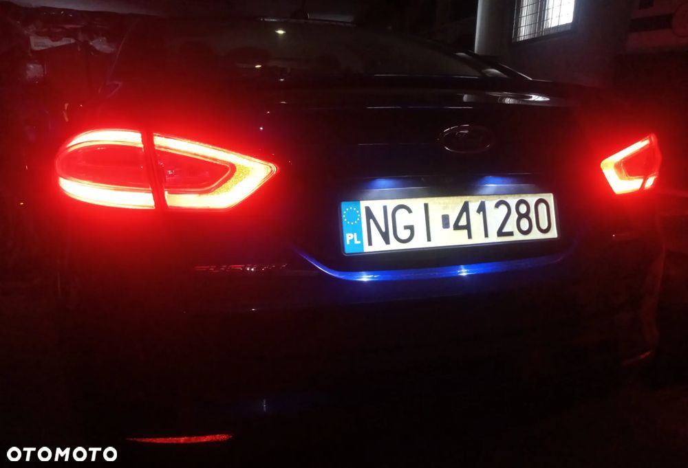 Ford Fusion - 16