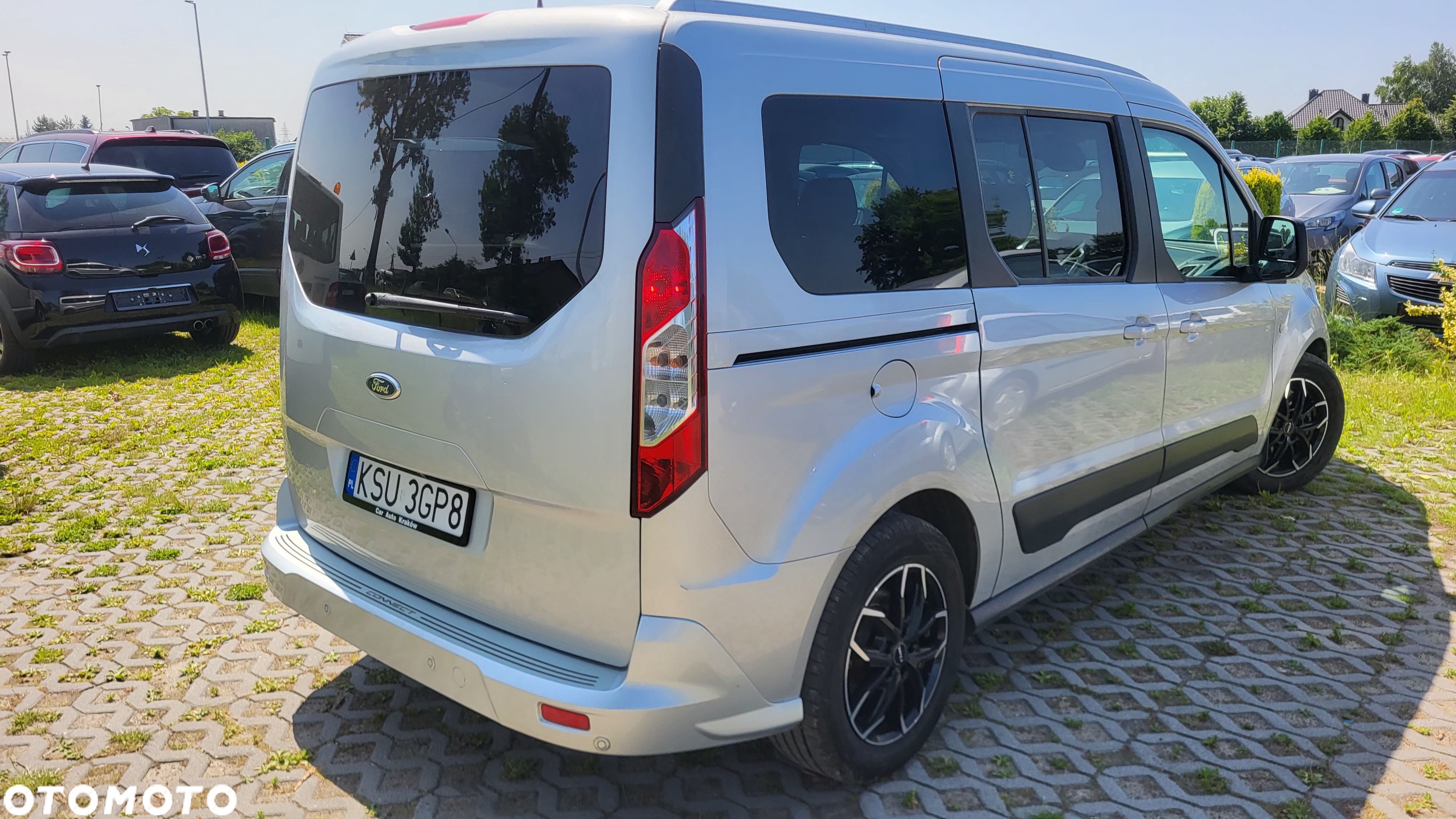 Ford Tourneo Connect Grand - 16