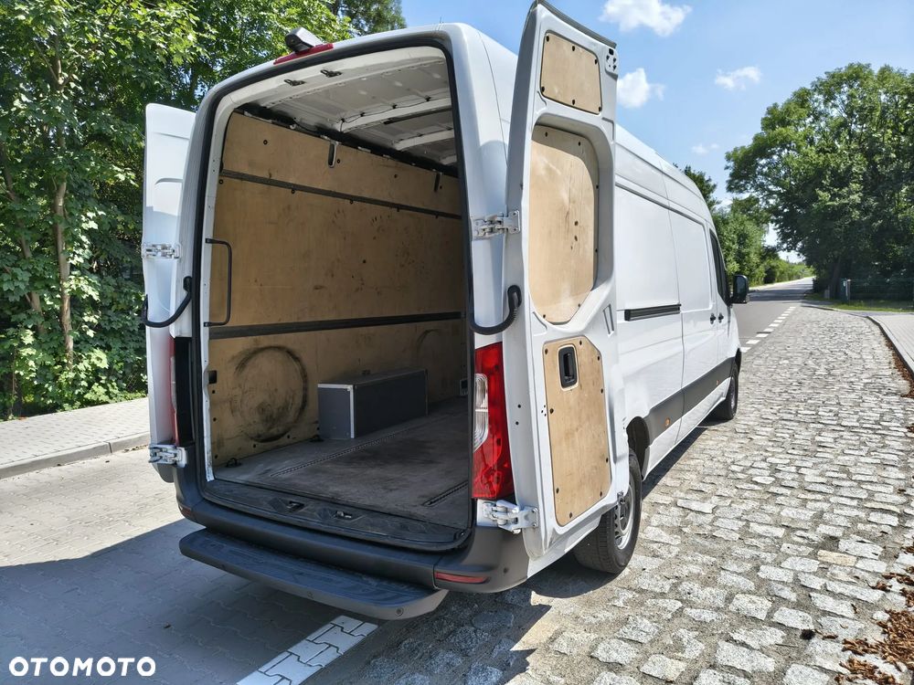 Mercedes-Benz Sprinter - 10