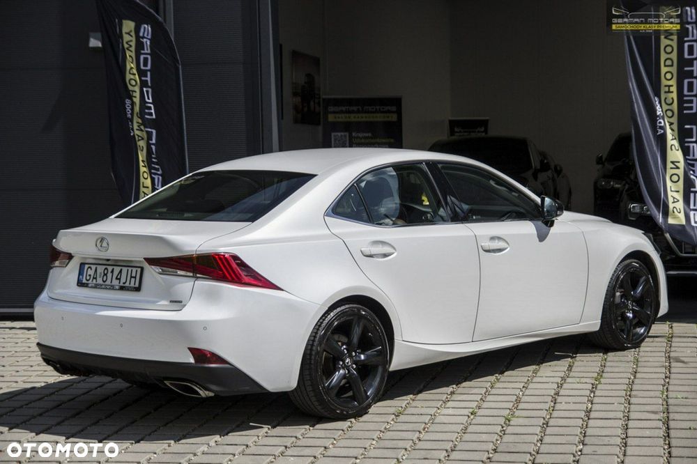 Lexus IS - 14