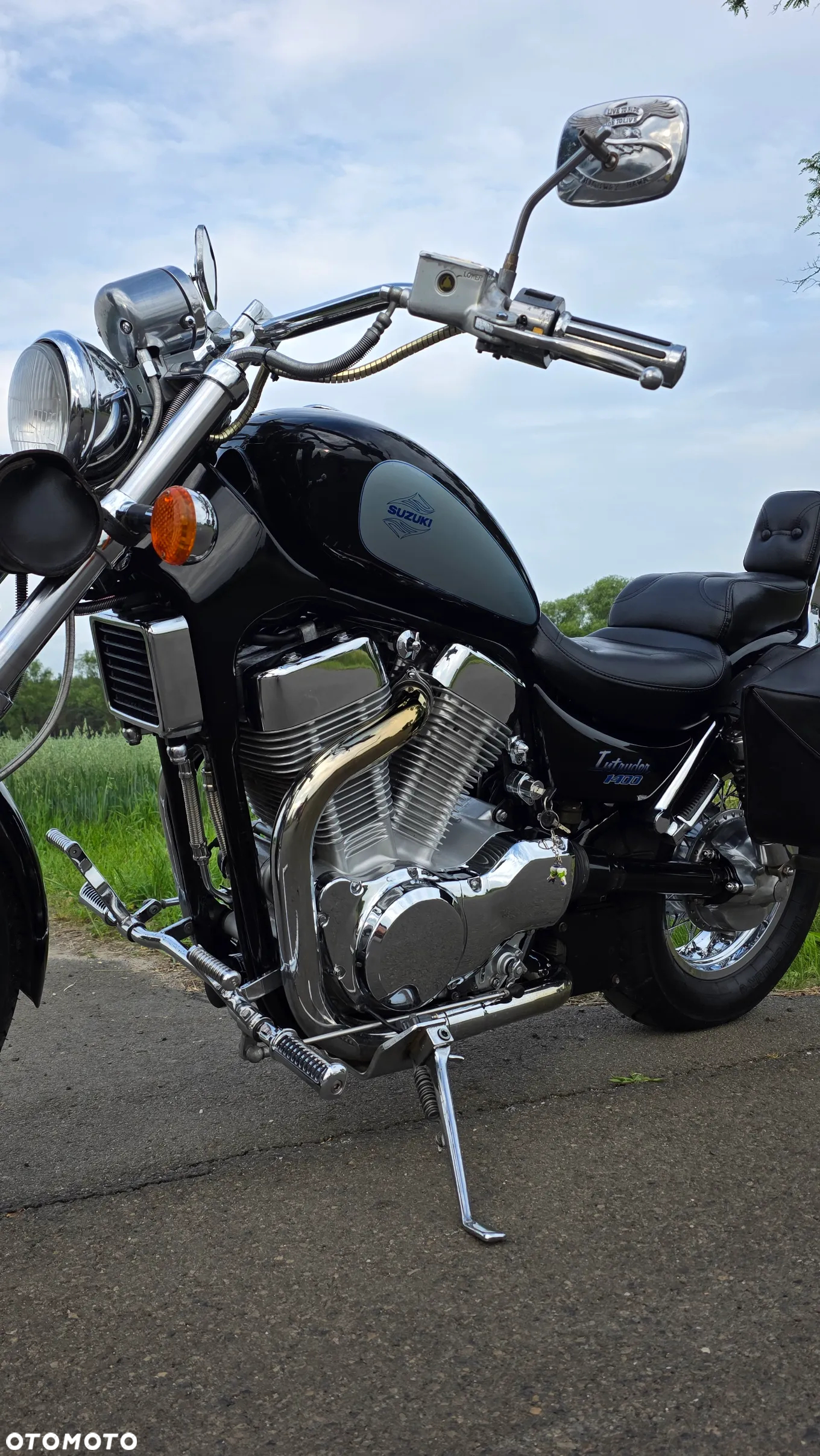 Suzuki Intruder - 15