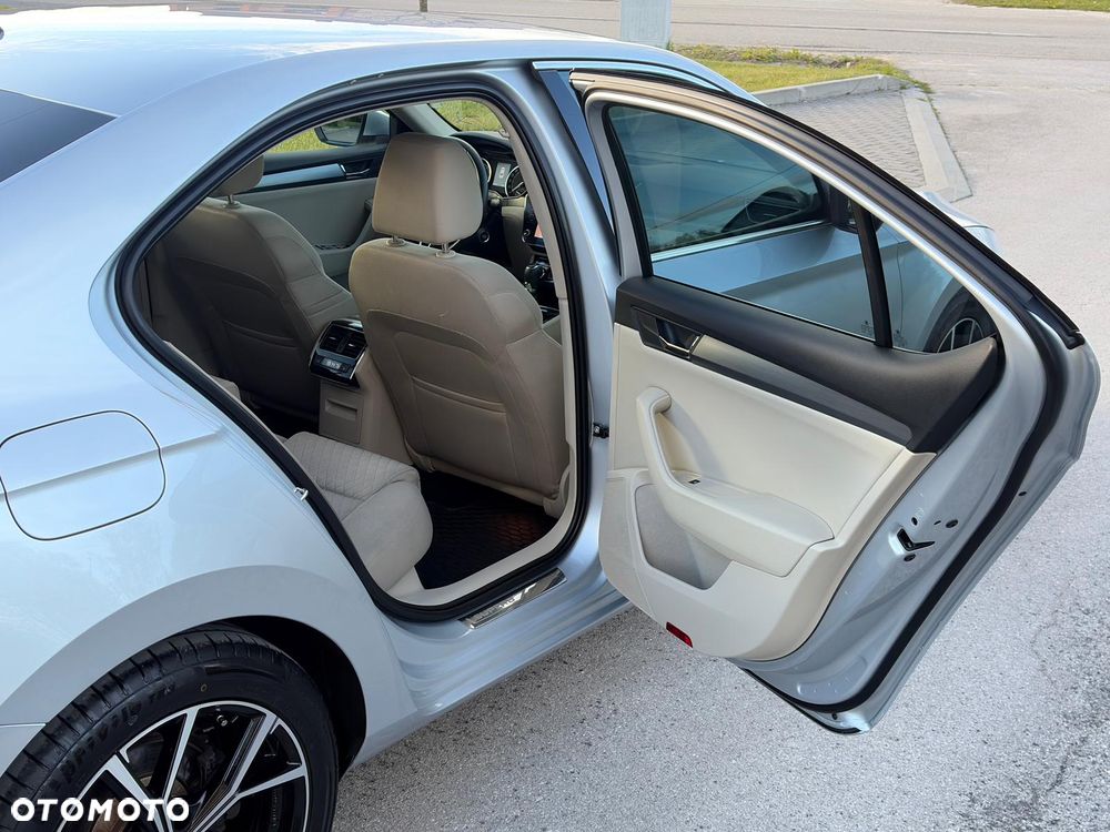 Skoda Superb 2.0 TDI Style DSG7 - 22