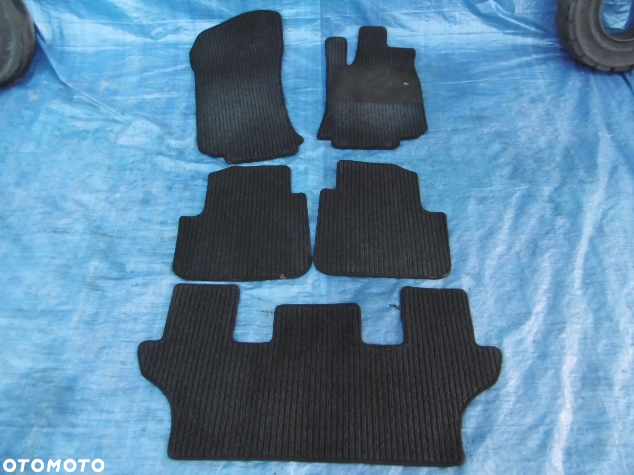 DYWANIKI ORYGINALNE KOMPLET MERCEDES W251 LONG - 1