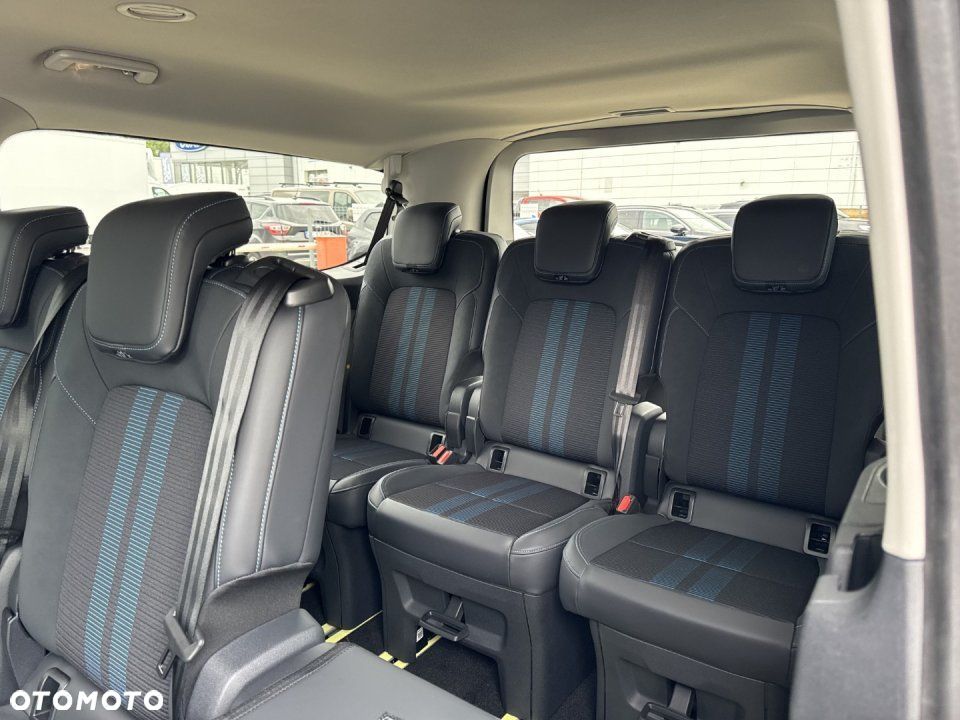 Ford Tourneo Custom - 34