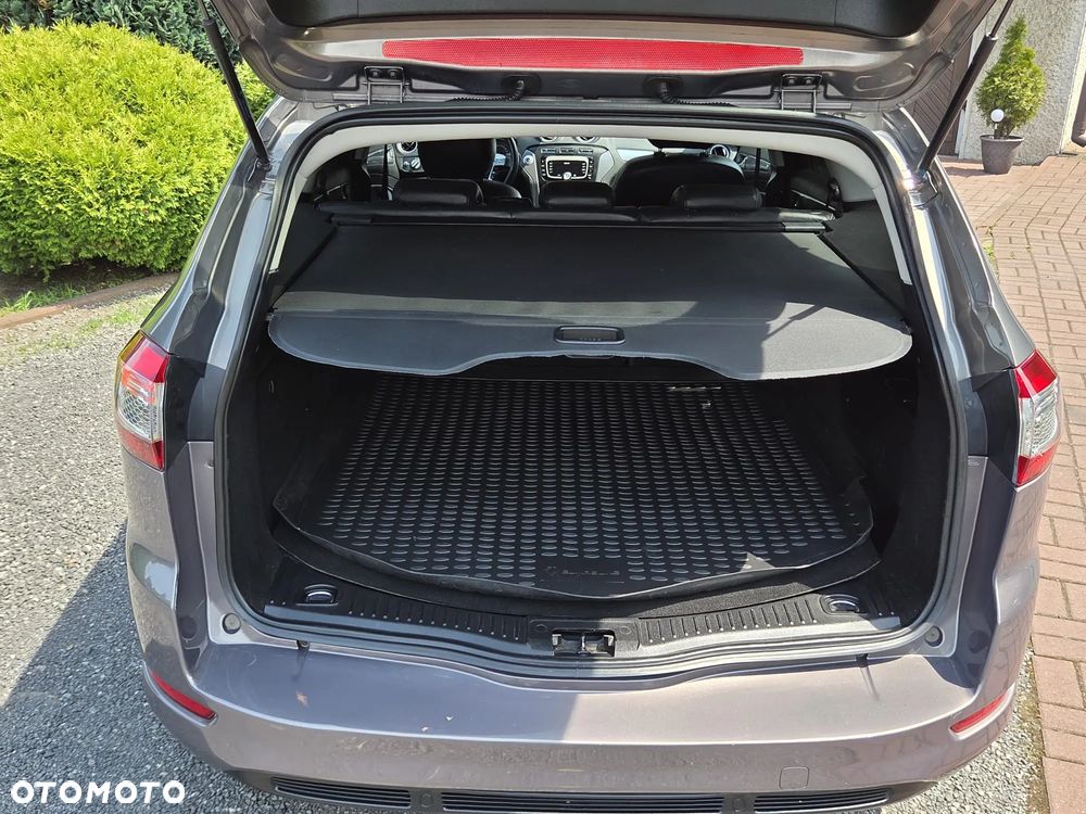 Ford Mondeo 2.0 TDCi Titanium - 32