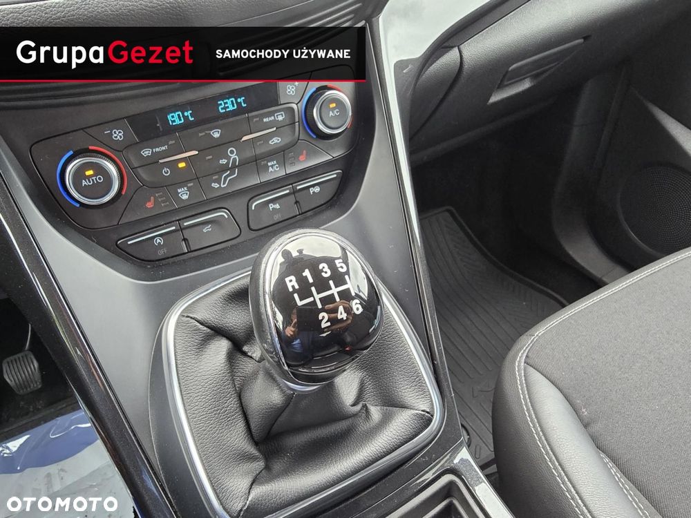 Ford Kuga - 27