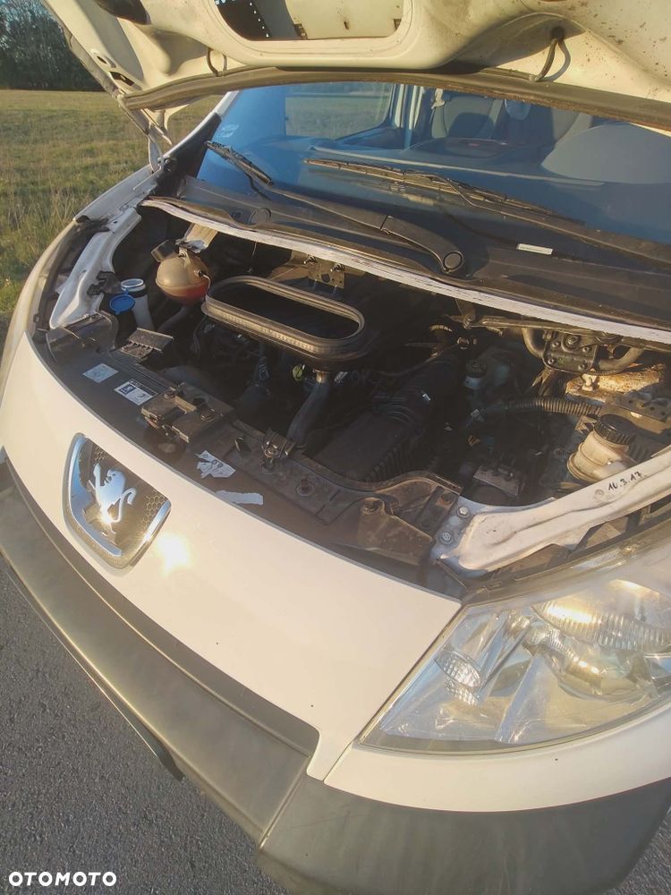 Peugeot Expert - 8
