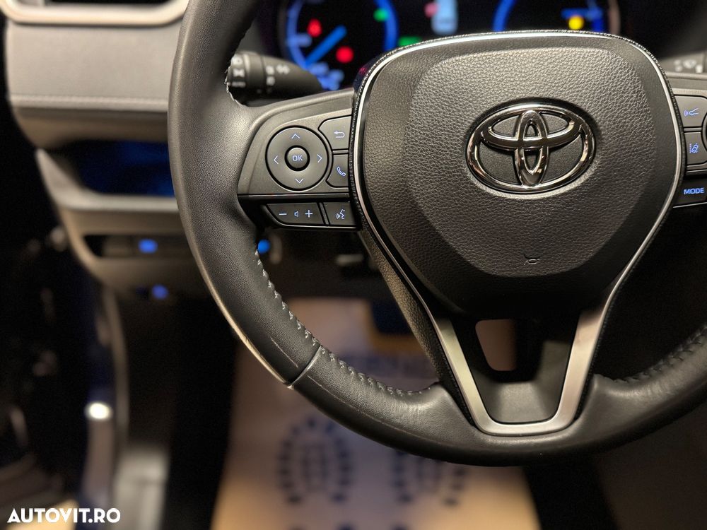 Toyota RAV4 2.5 4x4 Team Deutschland - 15