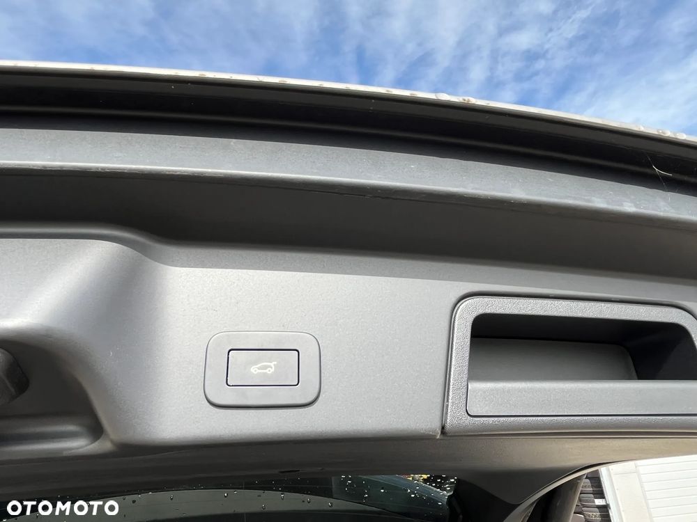 Land Rover Range Rover Evoque 2.0 D200 mHEV R-Dynamic SE - 32