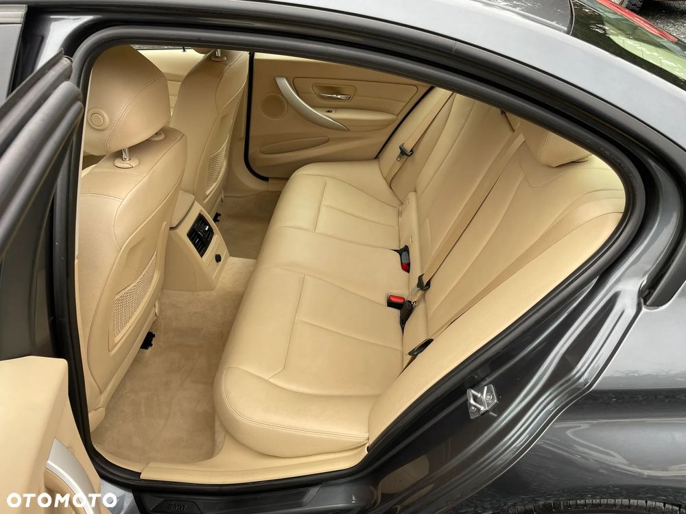 BMW Seria 3 - 16