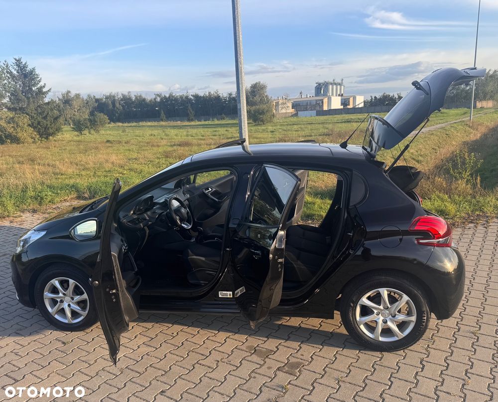 Peugeot 208 1.2 VTi Allure - 29