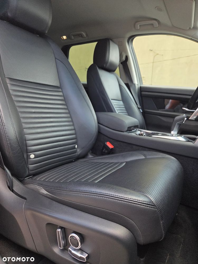 Land Rover Discovery Sport 2.0 D165 mHEV SE - 16