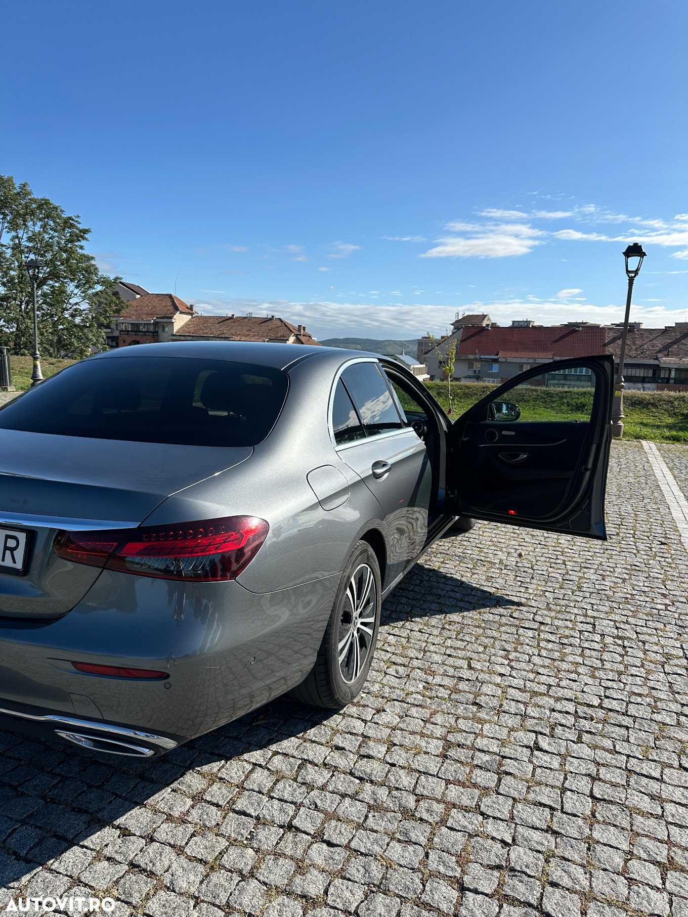 Mercedes-Benz E 200 4Matic T 9G-TRONIC Avantgarde - 9
