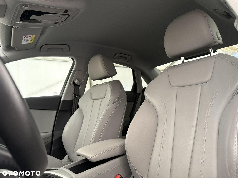 Audi A4 Limousine - 12