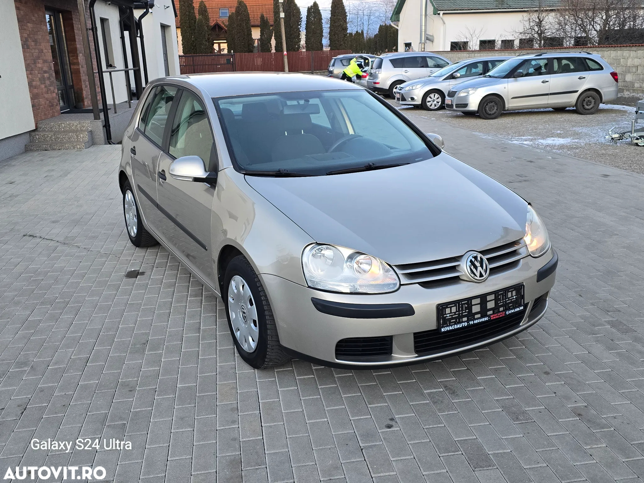 Volkswagen Golf - 2