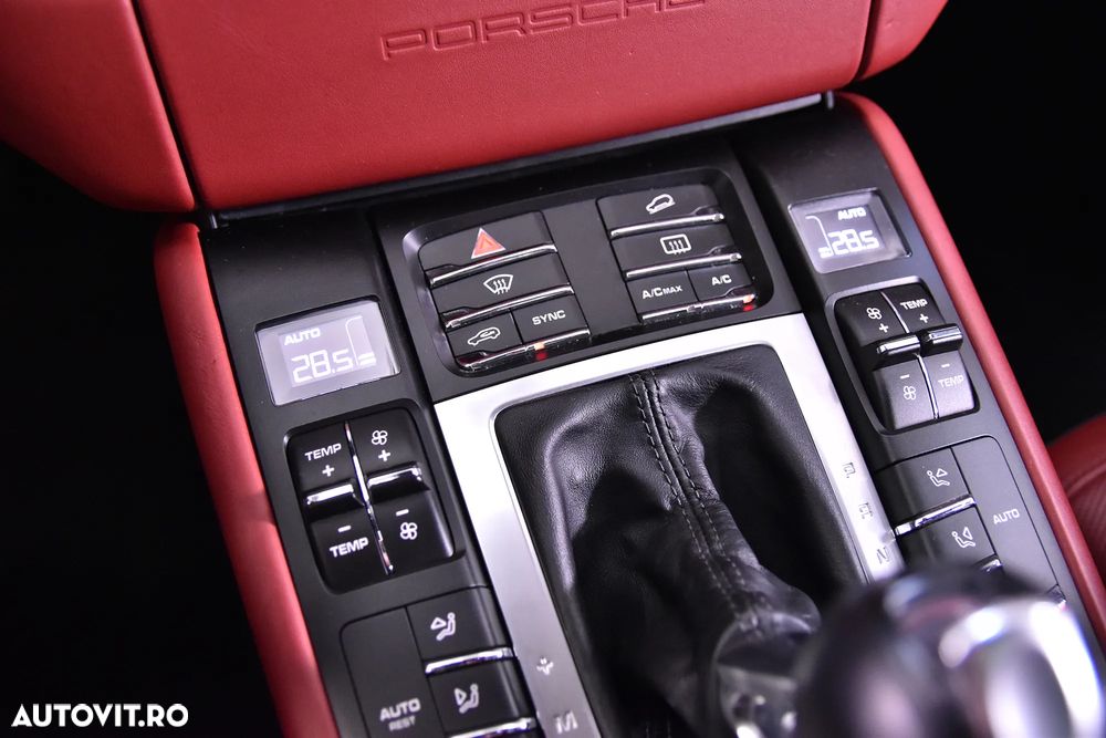 Porsche Macan - 18