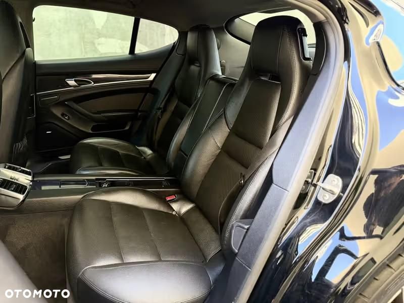 Porsche Panamera 4 PDK - 27