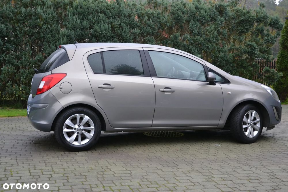 Opel Corsa 1.4 16V Color Elegance - 2