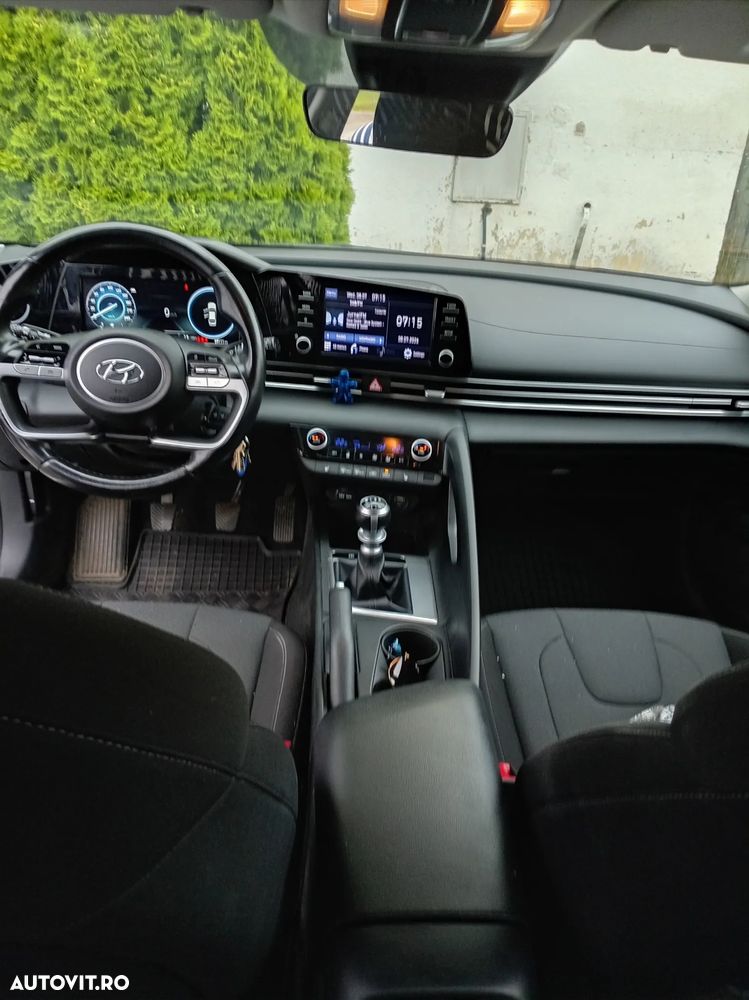 Hyundai Elantra 1.6 l 123 CP 6MT Highway - 5