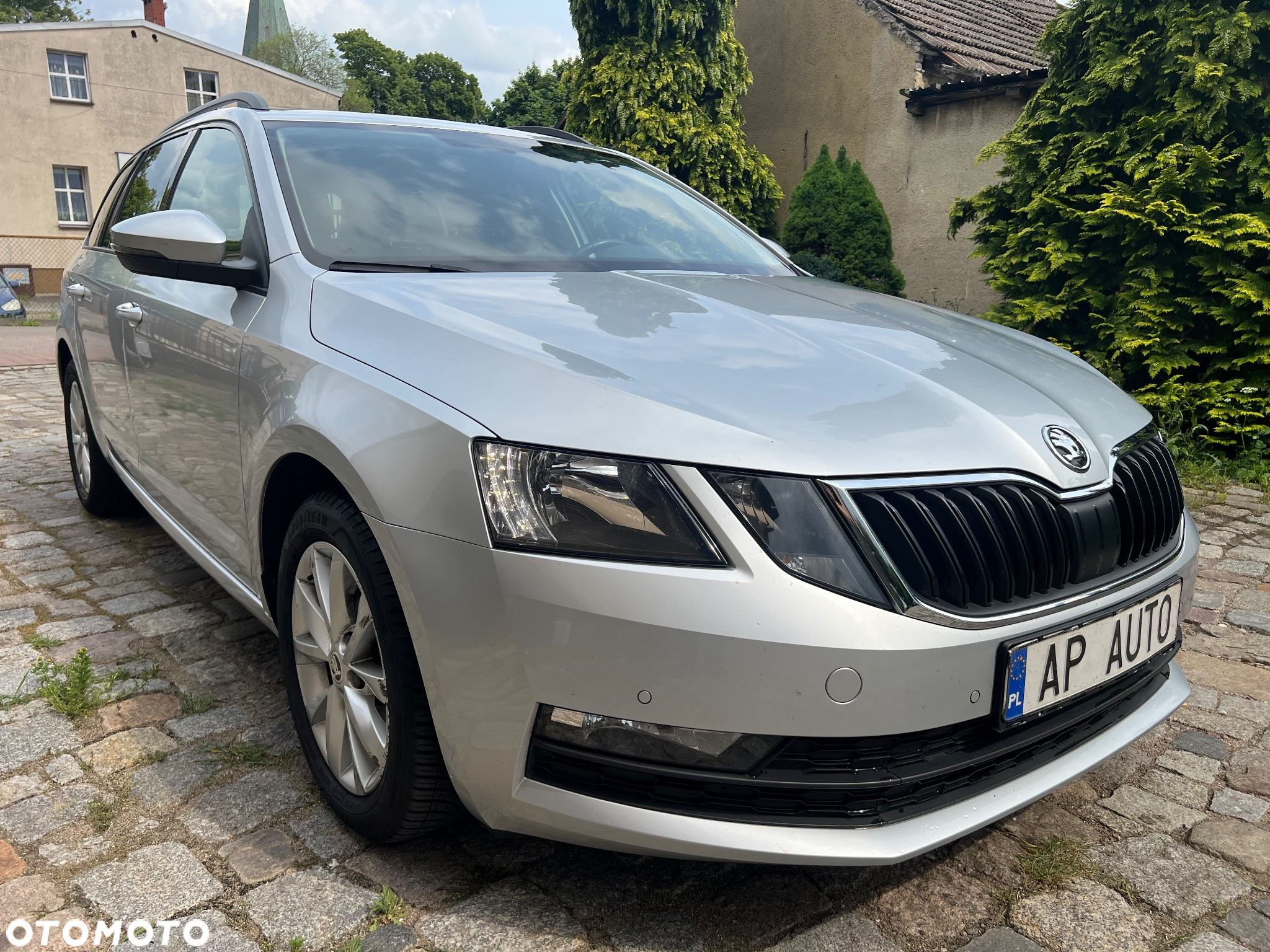 Skoda Octavia 1.6 TDI SCR Clever DSG - 9