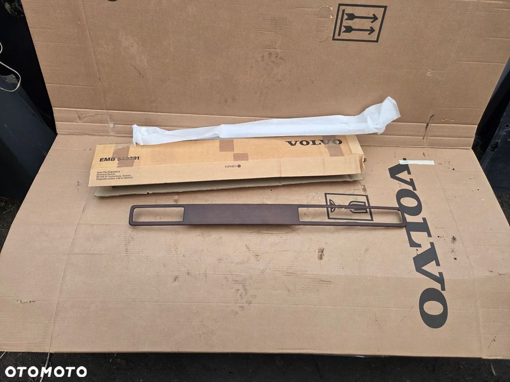Listwa Blenda Osłona dekoracyjna deski rozdzielczej konsoli Volvo S80 II V70 III XC-70 II 307941457 - 2