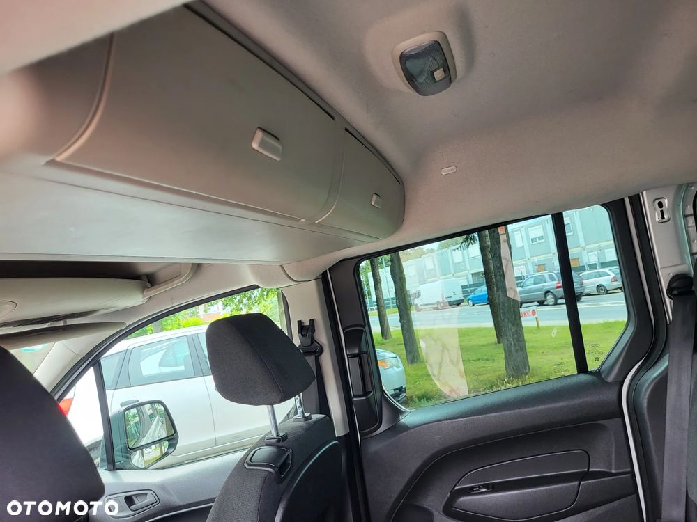 Ford Transit Connect - 13
