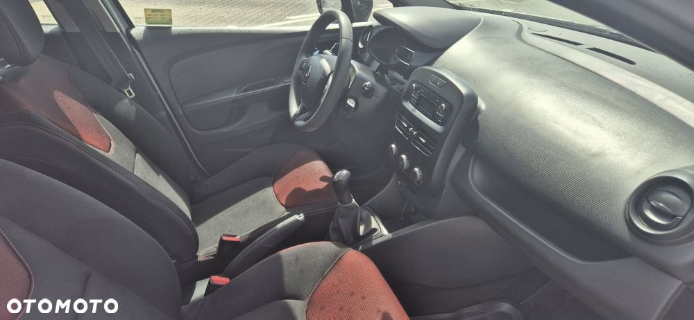 Renault Clio 1.2 16V Life - 12