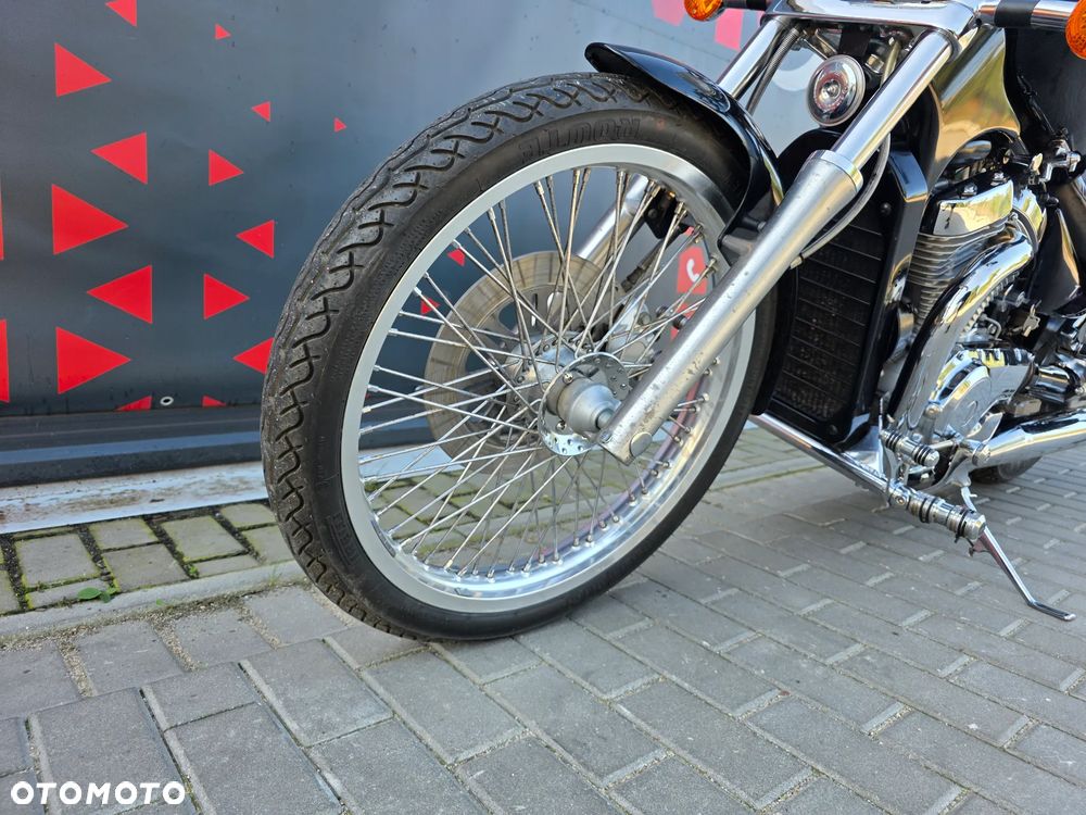 Suzuki Intruder - 13
