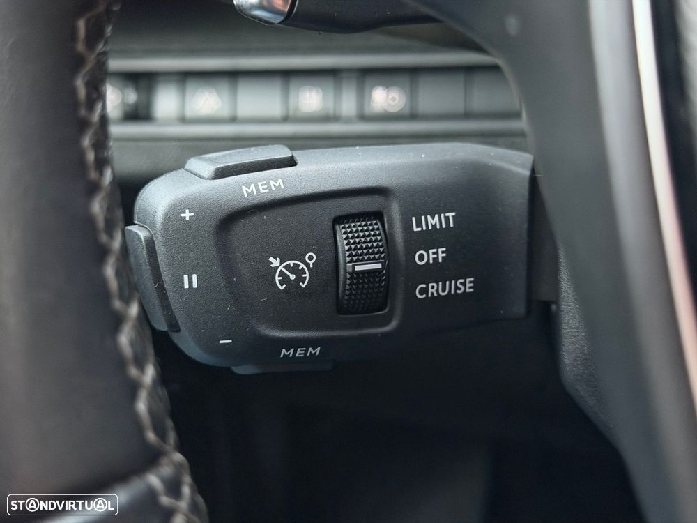 Peugeot 3008 1.6 Hybrid Allure e-EAT8 - 31