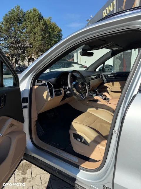 Porsche Cayenne Standard - 6