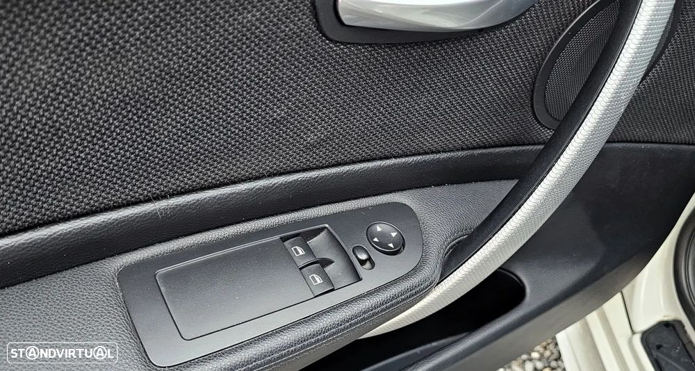 BMW 120 d Aut. Limited Edition Lifestyle c/ M Sport Pack - 19