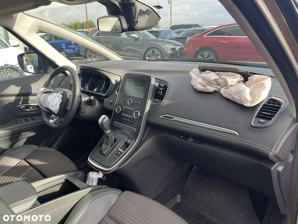 Renault Grand Scenic - 9